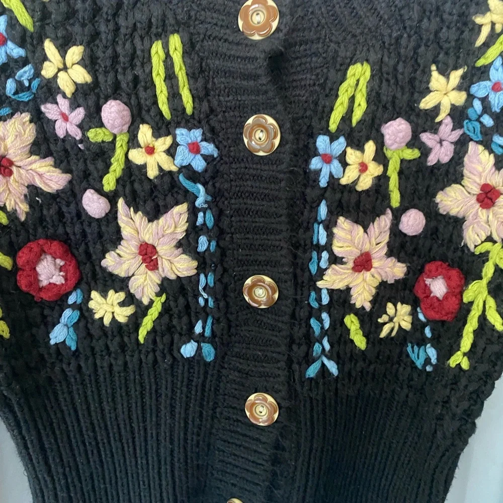 Floral Embroidered Black Sweater - Picture 4 of 10